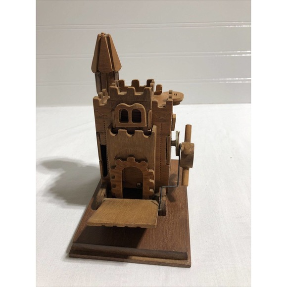 Chinese Craftsman Wooden Camelot Castle Music Box Made in Taiwan Animated Broken - Picture 1 of 5